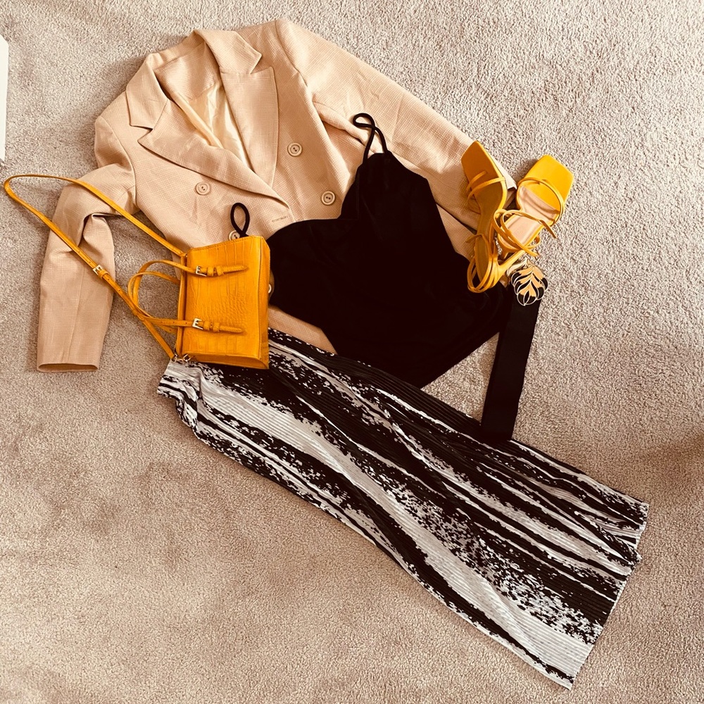 Black Marble Pleated Pants
